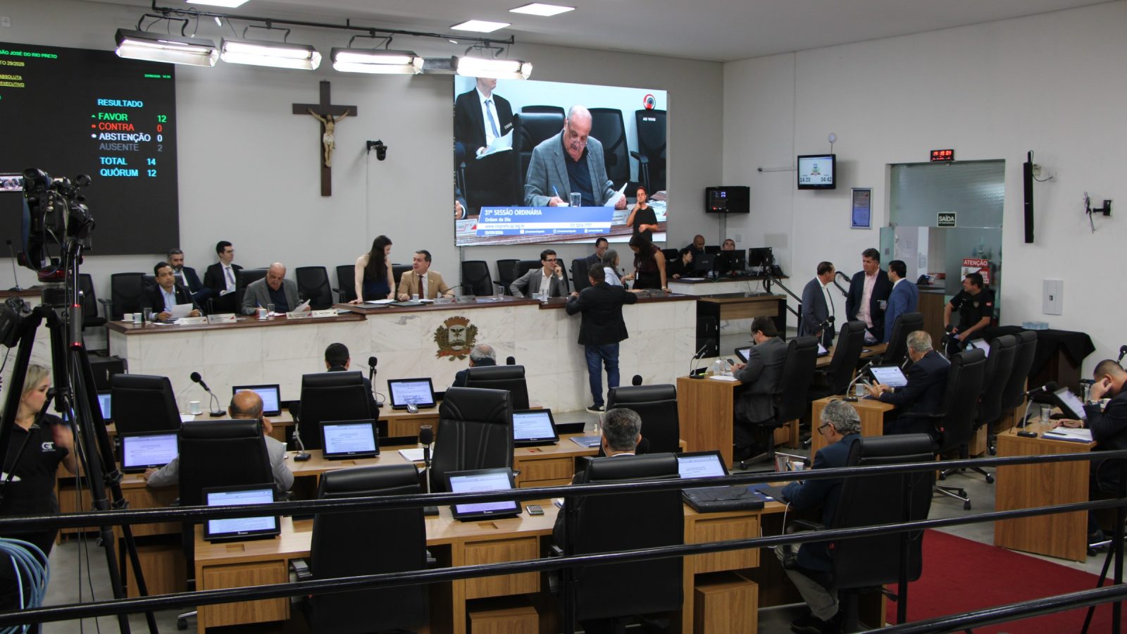 Proposta de incentivo à geração e ao uso de energia solar avança na Câmara