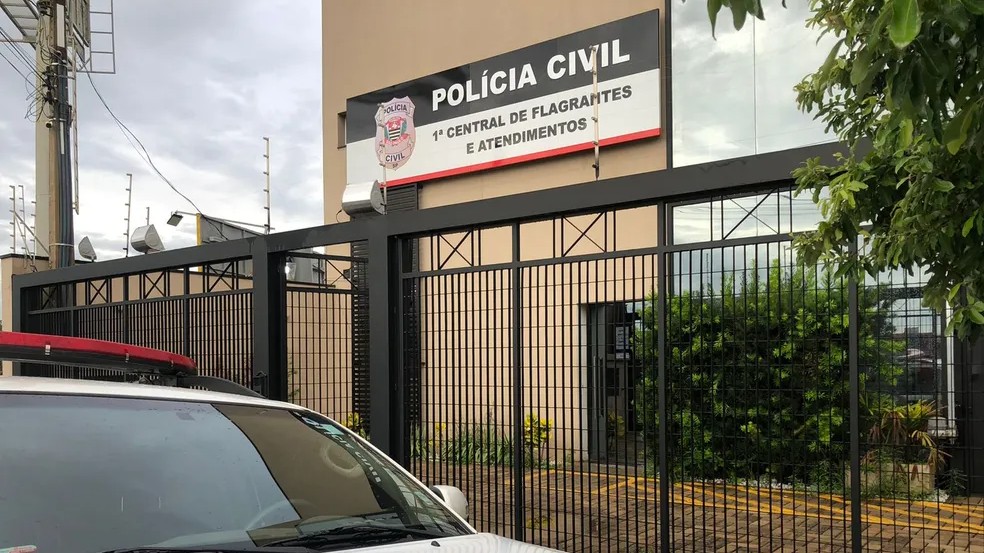 Trio rende funcionários de farmácia e rouba cerca de R$ 105 mil em medicamentos