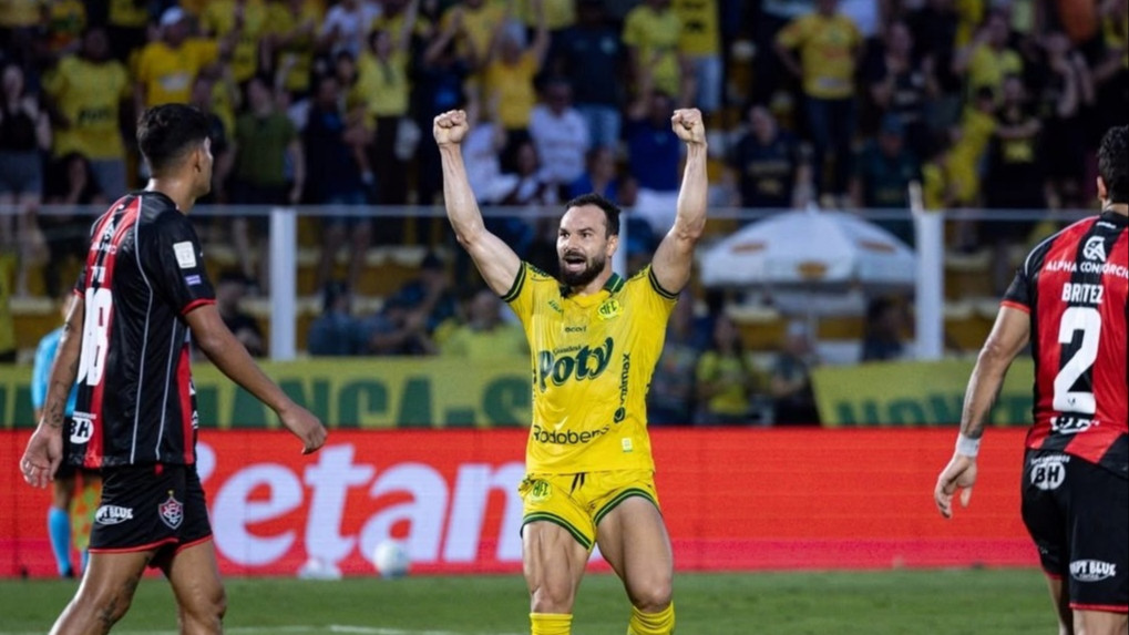Edson Carioca entrou no primeiro tempo e marcou o gol de empate do Mirassol