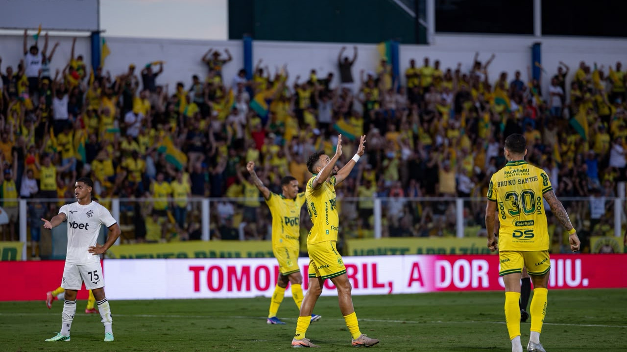 Eduardo marcou duas vezes contra o Botafogo e é o artilheiro do time com nove gols